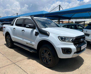 รถกระบะ Ford Ranger Wildtrak 2.0 Bi-Turbo 4x4 ออโต้ ปี 2022 สภาพดีเยี่ยม แบบดับเบิ้ลแค็บ สำหรับขับขี่ออฟโรด เกียร์อัตโนมัติ แรงบิดสูง ทนทาน เหมาะสำหรับการผจญภัย - Product Image 4