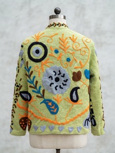 Chaqueta Suzani Floral Verde Claro para Mujer, Hecha a Mano con Tela TNT, Bordado Multicolor, Estilo Boho Étnico, Moda al por Mayor - Product Image 2