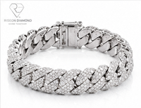 Bracelet cubain haut de gamme en or blanc 18 carats serti de diamants de laboratoire, maillons surdimensionnés, fermoir sécurisé, style audacieux.