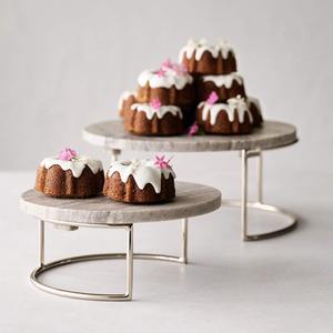 Moderno Soporte para Tartas con Base de Mármol y Marcos Metálicos Plateados, Exhibidor de Lujo para Buffet, Ideal para Hoteles, Catering y Eventos - Product Image 2