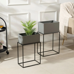 Juego Decorativo de 2 Macetas Rectangulares de Metal Gris Mate con Soportes Cuadrados de Metal Negro para Plantas, Helechos y Oficina - Product Image 3