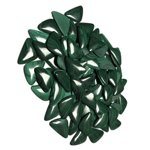 Gemma calibrata 34x21x4mm in malachite verde naturale, triangolare, con retro piatto, convessa, circolare, di livello superiore, con certificato <span class=keywords><strong>GIA</strong></span> per il fai da te. - Product Image 2