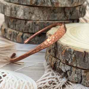 Brazalete Magnético de Cobre Martillado Hecho a Mano, Chapado en Oro Natural Puro para Terapia de Artritis o Regalo, Artesanía en Metal - Product Image 2