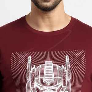 T-shirt imprimé graphique marron pour homme, design de casque futuriste, streetwear, 100% coton, coupe slim décontractée pour homme - Product Image 4