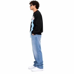 Suéter de punto oversize negro para hombre con gráfico de ojos y diseño de lágrimas azules, cuello redondo, estilo urbano. - Product Image 3