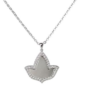 Collier pendentif feuille en cristal argenté avec bordure en strass transparent, chaîne fine, élégant charme botanique, bijoux de mode pour femme, idéal pour les fêtes - Product Image 4