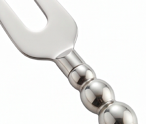 Ensemble de 4 couteaux à fromage élégants plaqués argent avec manche perlé, écologiques, pour la découpe du fromage, la table à manger et les mariages - Product Image 2