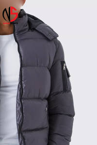 Chaqueta Acolchada con Capucha de Poliéster Brillante, Diseño Personalizado, Color Gris, Resistente al Viento, Cálida para Invierno, con Bolsillos - Product Image 3