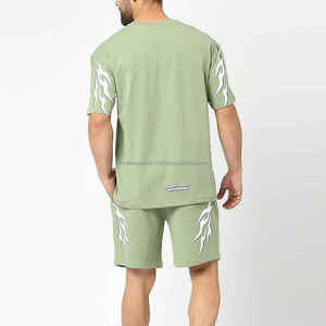 Ensemble T-shirt et short de luxe tricoté pour homme, fabriqué au Pakistan, idéal pour l'été, avec logo personnalisé, séchage rapide et respirant - Product Image 2