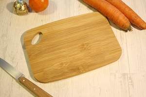 เขียงไม้ไผ่พรีเมียม ทนทาน ขนาดเล็ก พร้อมด้ามจับ สำหรับหั่นผลไม้ ผัก ชีสในครัว - Product Image 4