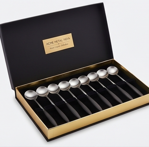 Juego de cucharas esféricas de doble tono en plata satinada con mango negro mate, elegantes, de acero inoxidable, para bodas, eventos y restaurantes. - Product Image 3