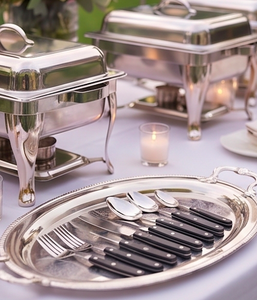 Couverts en acier inoxydable argenté avec manches noires, conçus pour un confort de repas moderne, des présentations de table élégantes et une utilisation quotidienne - Product Image 5