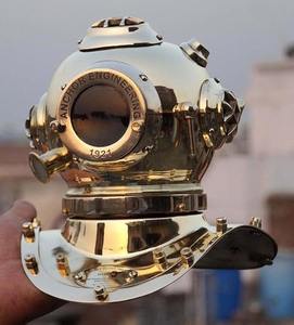 Casco de Buceo Miniatura, Modelo U.S. Navy Mark V, Vintage, Hecho a Mano en Latón Sólido - Product Image 1
