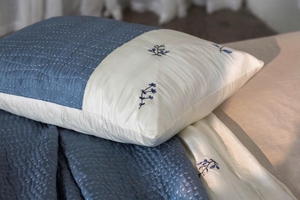 Queen Size 20X30 100% Mulberry Silk Pillowcase 22MM Woven Solid Pattern European Style Ready to Ship for Home or Hotel Use - Product Image 3