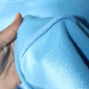 Sweat-shirt bleu ciel 100% coton, col large, fils fins - Product Image 6