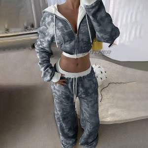 Ensemble de survêtement athleisure pour femmes, en coton éponge, sur mesure, fournisseur de survêtements pour femmes, vente en gros - Product Image 1