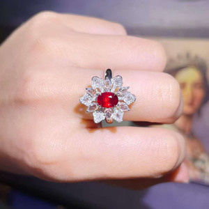 Bague SGARIT de luxe en or blanc 18 carats avec rubis de Mozambique ovale non chauffé couleur sang de pigeon de 1,02 ct et 94 diamants incrustés - Product Image 2