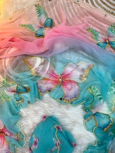 Sari imprimé papillon, tenue indienne pour femme, coupe classique, idéal pour les fêtes et mariages, accompagné d'un chemisier numérique en tissu fluide. - Product Image 4