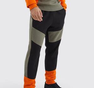 Conjunto deportivo suave al tacto con tela afelpada, top ajustado y pantalones acampanados de pierna ancha para una sensación elegante y cómoda. - Product Image 5