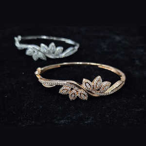 Glamorosas pulseras y brazaletes de diamantes americanos para fiesta y día a día y a diario en el hogar - Product Image 1