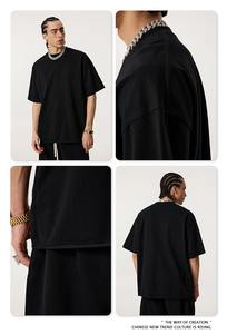 Ensemble de jogging décontracté pour hommes, respirant, avec t-shirt à manches courtes et short, à coutures contrastées, vente en gros - Product Image 6