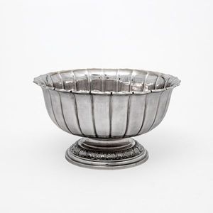 Élégante coupelle à vin vintage en argent sterling sur pied, style antique, seau à glace classique pour la décoration intérieure - Product Image 1