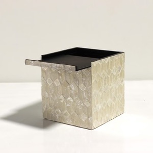 Boîte à mouchoirs en résine MDF faite à la main, nouveau design, pour la décoration de table à la maison et à l'hôtel, disponible à prix abordable - Product Image 2