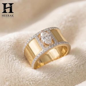 Anillo de declaración de banda ancha con diamante cultivado en laboratorio de corte marquesa para mujer - Product Image 1