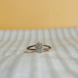 แหวนเพชรแท้ทรงกลมเจียระไนแบบบริลเลียนท์ ดีไซน์ดอกไม้ทองคำโรส 14k สำหรับผู้หญิง สไตล์หรูหรา เหมาะสำหรับเป็นของขวัญหมั้นและวันครบรอบสำหรับเธอ - Product Image 1