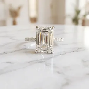 Bague de fiançailles classique en or blanc 18 carats avec diamant de laboratoire taille émeraude pavé solitaire de 4,00 carats pour femme, idéale pour anniversaire et mariage - Product Image 1