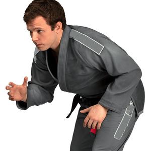 Gi de Jiu Jitsu pour hommes léger et personnalisé avec ceinture incluse, tissu durable, coutures renforcées, logos et étiquettes personnalisés - Product Image 4