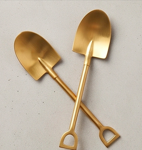 Ensemble de pelles en métal doré avec poignée en D, idéal pour les mariages, la maison, le camping ou une utilisation décorative - Product Image 1