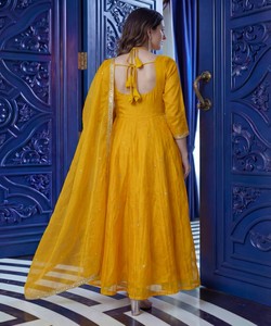 RICH LOOK Vestido Étnico de Algodón Multicolor con Bordado de Seda y Lentejuelas, con Dupatta, para Uso Festivo, Precio al por Mayor, En Stock - Product Image 5