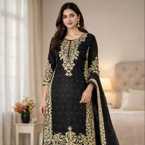 Conjunto de Traje Palazzo de Seda GMY Pura Bordado con Moti y Dupatta de Diseñador - Product Image 1