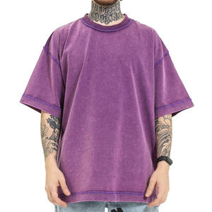 เสื้อยืดโอเวอร์ไซส์ที่ออกแบบมาด้วยเนื้อผ้าที่ระบายอากาศได้ดีและทรงที่พลิ้วไหว เหมาะสำหรับผู้ที่ชื่นชอบการเป็นผู้นำเทรนด์ที่เน้นความสบายและสไตล์ที่ไม่ซ้ำใคร - Product Image 6