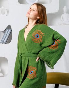 Elegante pareo oversize de playa con ojo turco, el más vendido, bordado a mano, manga larga, corte holgado y evasé - Product Image 2