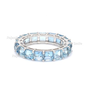 Bague d'éternité en or blanc massif 14 carats de taille de 4 mm certifiée IGI pour les fêtes - Product Image 1