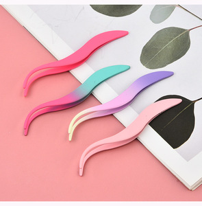 Pince à épiler professionnelle en silicone courbée pour faux cils, pointe lisse, longueur 10 mm, pour application d'extensions de cils en salon - Product Image 3