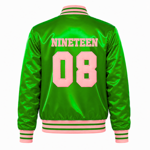 อัลฟ่า |   คาปา |   เสื้อแจ็คเก็ตวาร์ซิตี้สีเขียวผ้าซาตินสำหรับผู้หญิง แบรนด์อัลฟ่า ติดกระดุมแป๊ก ปักลายตัวอักษรกรีก คอปกและปลายแขนเสื้อถักลายทาง - Product Image 4