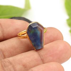 แหวนทรงโลงศพประดับเปลือกหอยเป๋าฮื้อธรรมชาติขนาด 11x17 มม. ดีไซน์ล่าสุด พร้อมกรอบควอตซ์แบบดับเบิ้ลต์ เงินแท้ 925 ชุบทอง 18K ไมครอน - Product Image 1