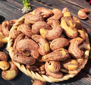 Wholesale Pham Dinh Brand W320 Roasted Salted Cashew Nuts Shell Dried Nut Bulk Supply OEM ODM Vietnam Manufacturer Export Grade - Product Image 1