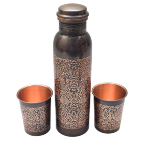 Ensemble de bouteilles d'eau en cuivre finition cuivre rose brillant avec deux gobelets assortis à motif floral Paisley gravé - Product Image 3