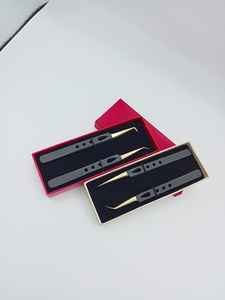 Pinzas para Pestañas Profesionales de Grado Salón, Chapadas en Oro, con Agarre Ergonómico Antiestático y Equilibrio - Product Image 4