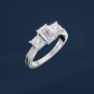 แหวนหมั้นเพชรทรงคลาสสิคแบบสามเม็ด ตัดแบบ Emerald Cut ทองคำขาวสำหรับผู้หญิง เพชร D Color รับรองโดย IGI เพชรเพาะเลี้ยงในห้องปฏิบัติการ - Product Image 1