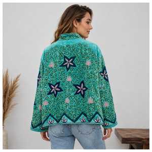 Chaqueta de Terciopelo Bordada para Mujer con Diseño Floral, Estilo Bohemio Étnico, Chaqueta de Moda de Invierno de Manga Larga con Cierre Estilo Bohemio - Product Image 4