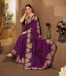 Soie Banarasi très tendance avec une magnifique bordure et un pallu à motifs de <span class=keywords><strong>roses</strong></span>, pour les mariages, au prix de gros. - Product Image 6