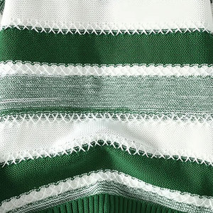 Pulls en laine/cachemire respirants et anti-plis à col en V pour femmes, avec logos personnalisés de qualité supérieure pour sororités/fraternités/écoles - Product Image 4