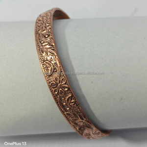 Brazalete Magnético de Cobre Martillado Rústico, Hecho a Mano, para Terapia, Mindfulness, Yoga y Restauración de Energía Natural - Product Image 6