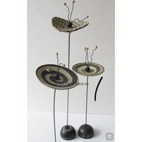 Sculpture géométrique abstraite en métal de qualité supérieure, faite à la main, très vendue, pour la décoration de table ou de salon.