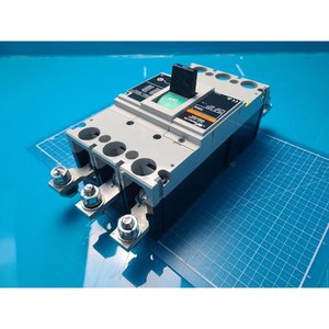 Disjoncteur à boîtier moulé Fuji SA403C(350A) d'occasion – Pièces d'équipement semi-conducteur d'époque - Product Image 5